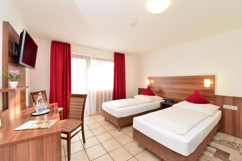 Esslingen am Neckar Hotel Am Buchwald מראה חיצוני תמונה